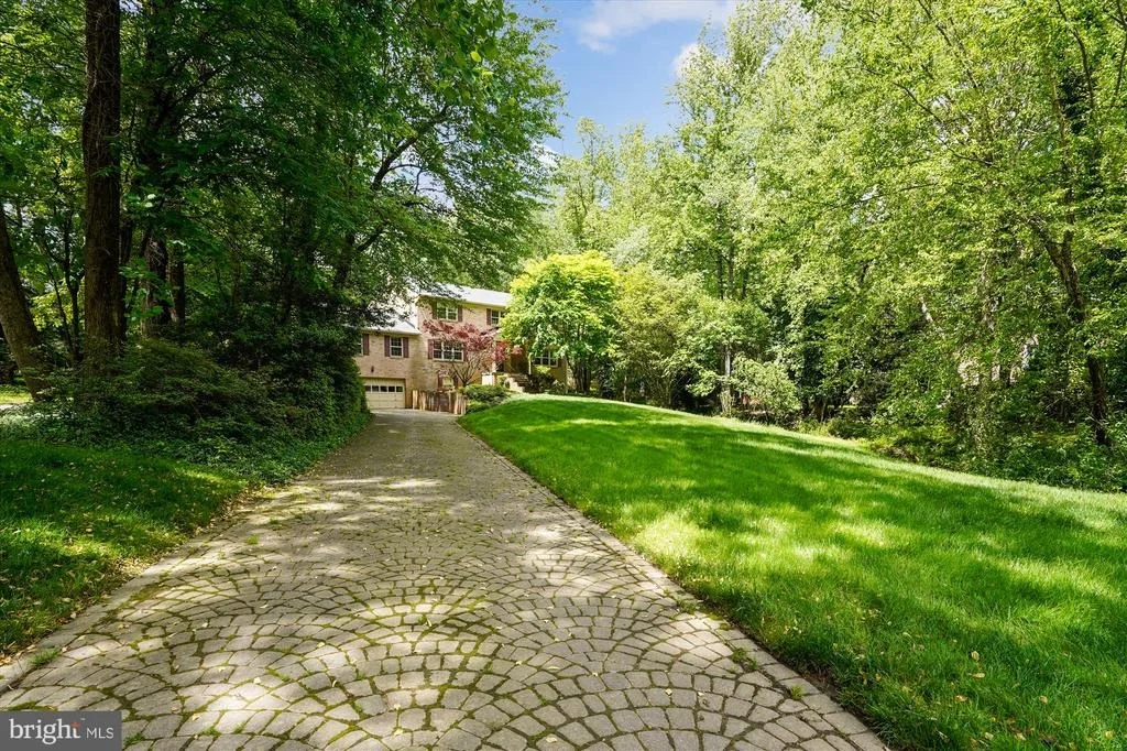Photo of 7621 BURFORD DRIVE