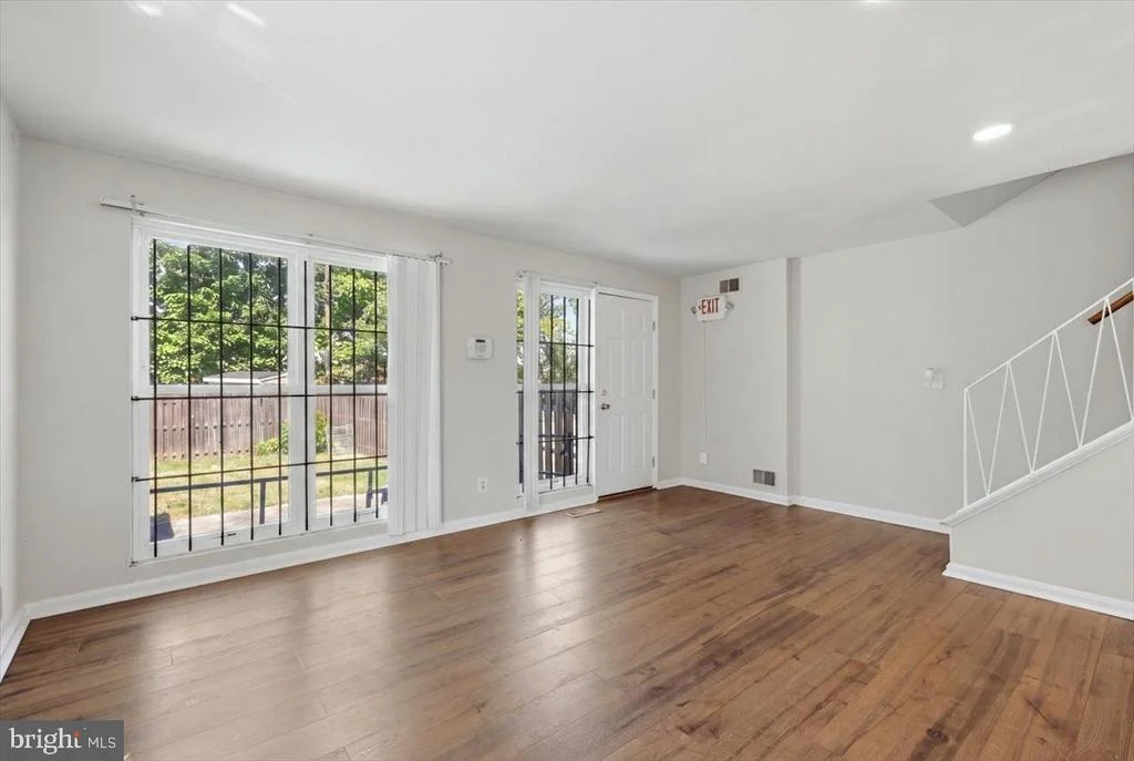 Photo of 3018 SAINT CLAIR DRIVE