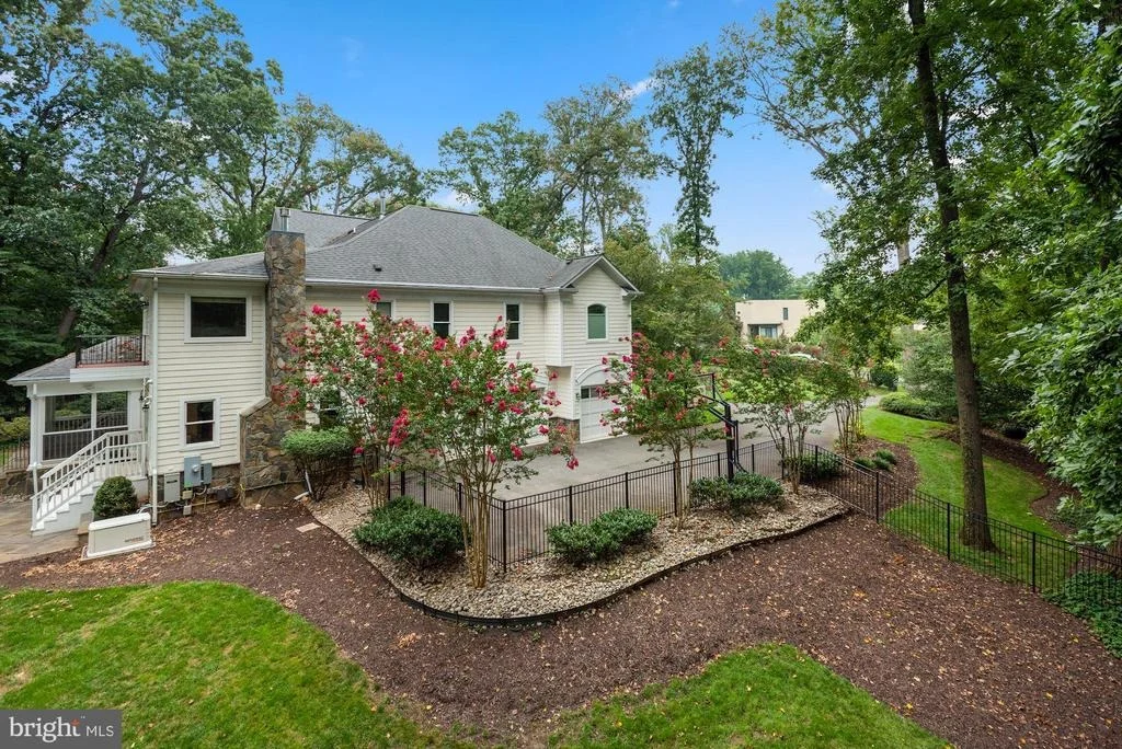 Photo of 1332 WINDY HILL