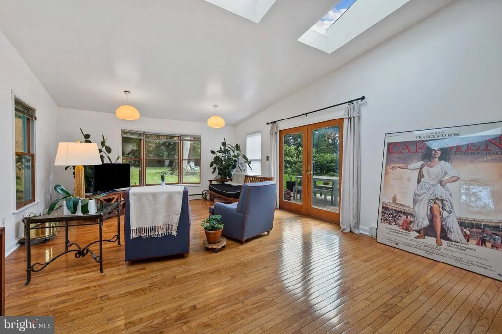 Photo of 213 PIPING ROCK DRIVE