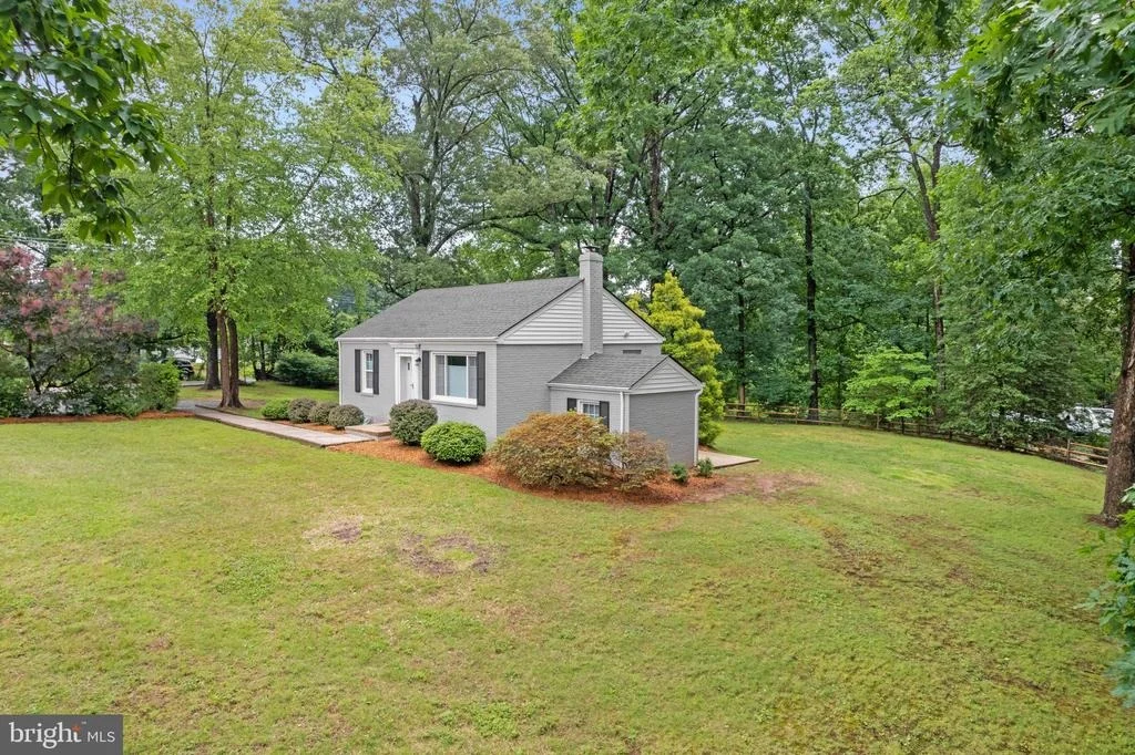 Photo of 12131 WAPLES MILL ROAD