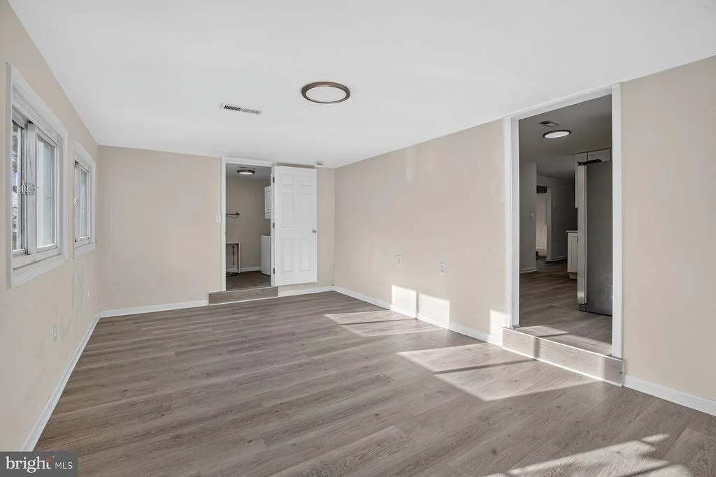 Photo of 6204 AUTH ROAD
