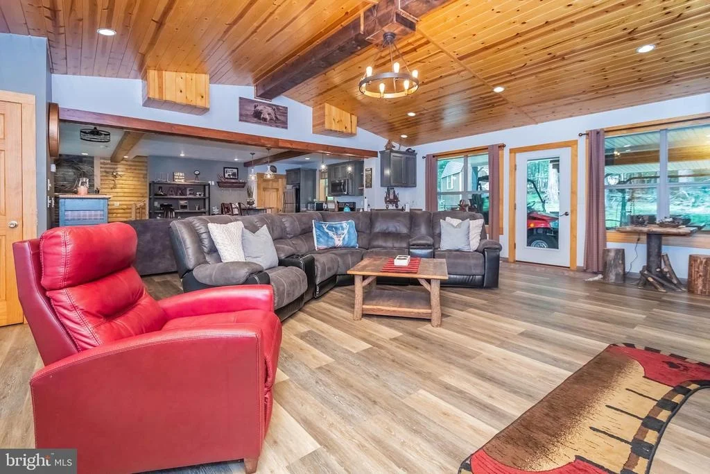 Photo of 495 WHITE OAK DRIVE