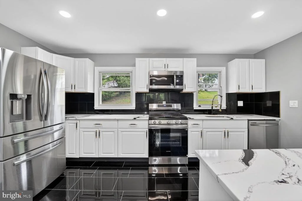 Photo of 3604 HALLOWAY N