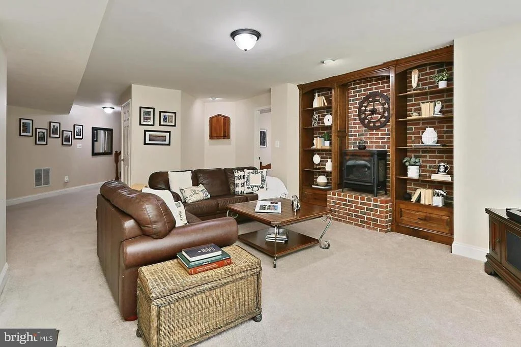 Photo of 5749 YEWING WAY