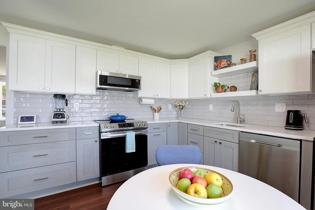 Photo of 5304 DORIS DRIVE