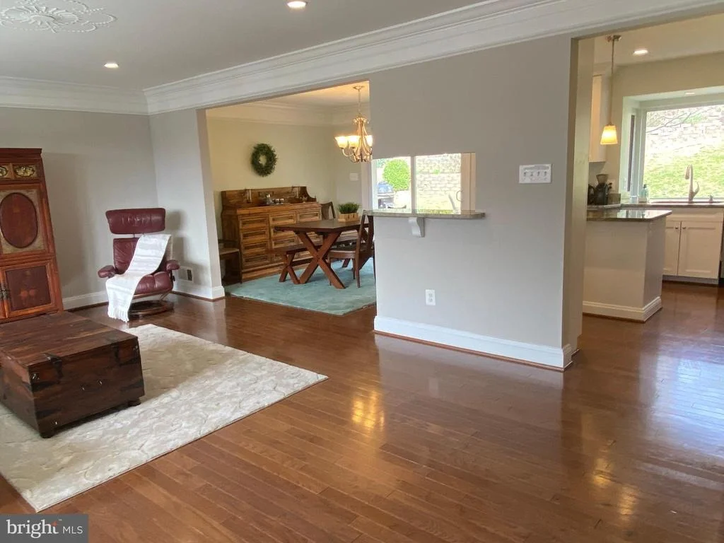 Photo of 919 JUNIPER PLACE