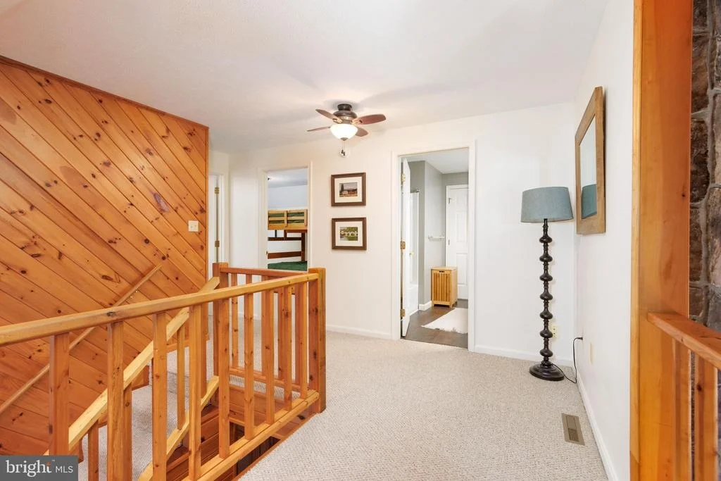 Photo of 925 PINE TREE POINT ROAD