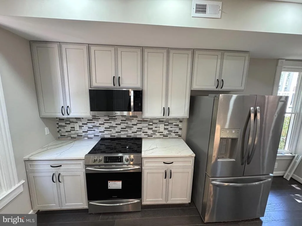 Photo of 1358 VALLEY PLACE SE