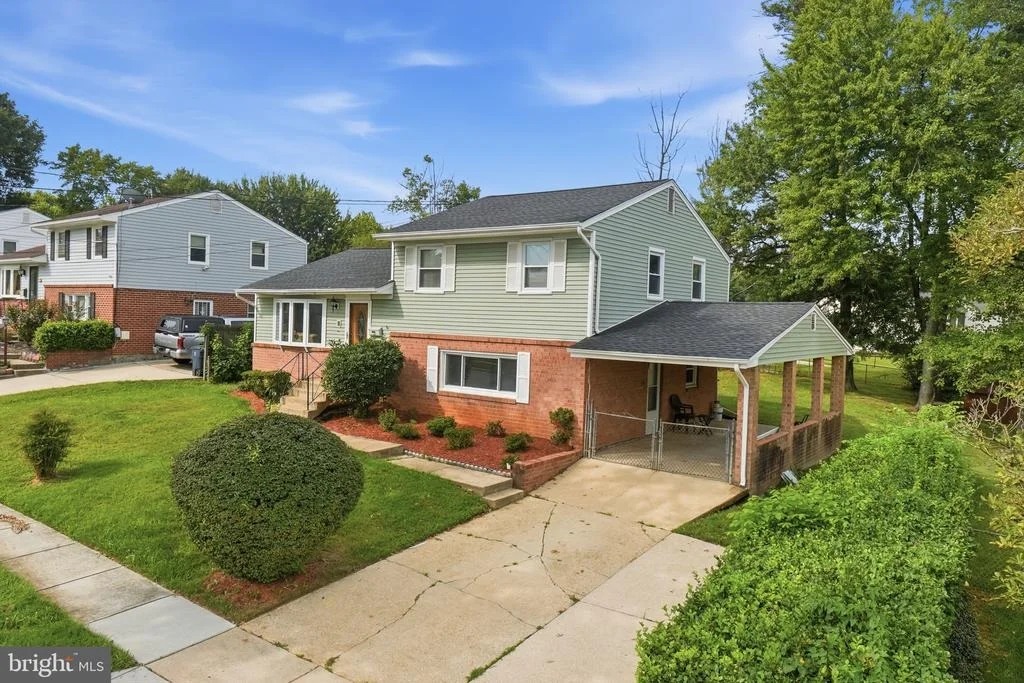 Photo of 7518 DOVER LANE