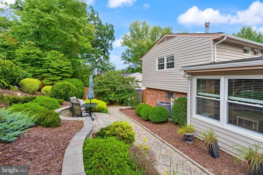 Photo of 8632 KERRY LANE