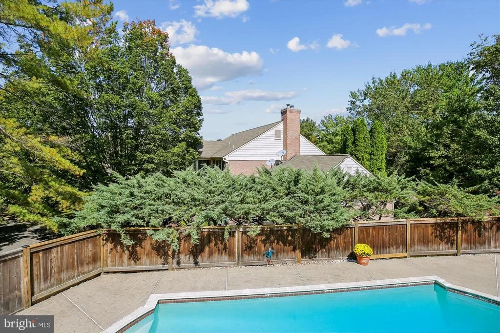 Photo of 9537 FOX HOLLOW