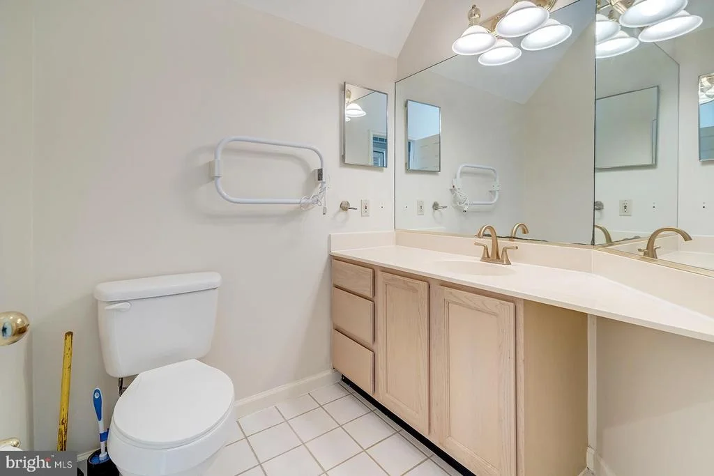 Photo of 208 POND VIEW DRIVE