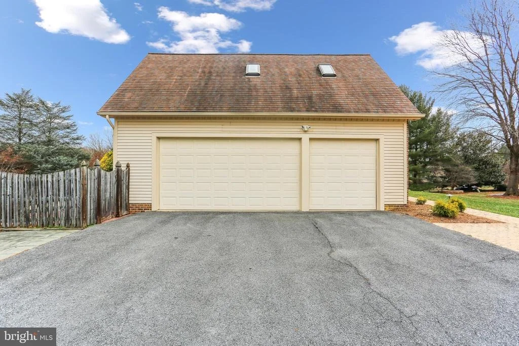 Photo of 9409 THORNEDIKE DRIVE