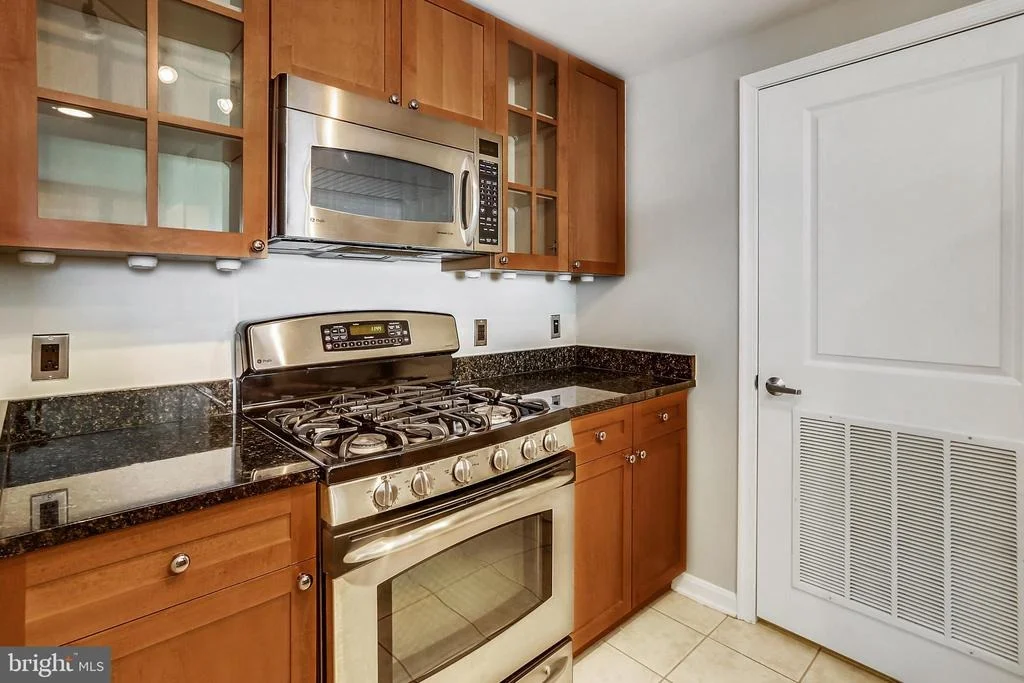 Photo of Unit 1106 at 930 WAYNE AVENUE