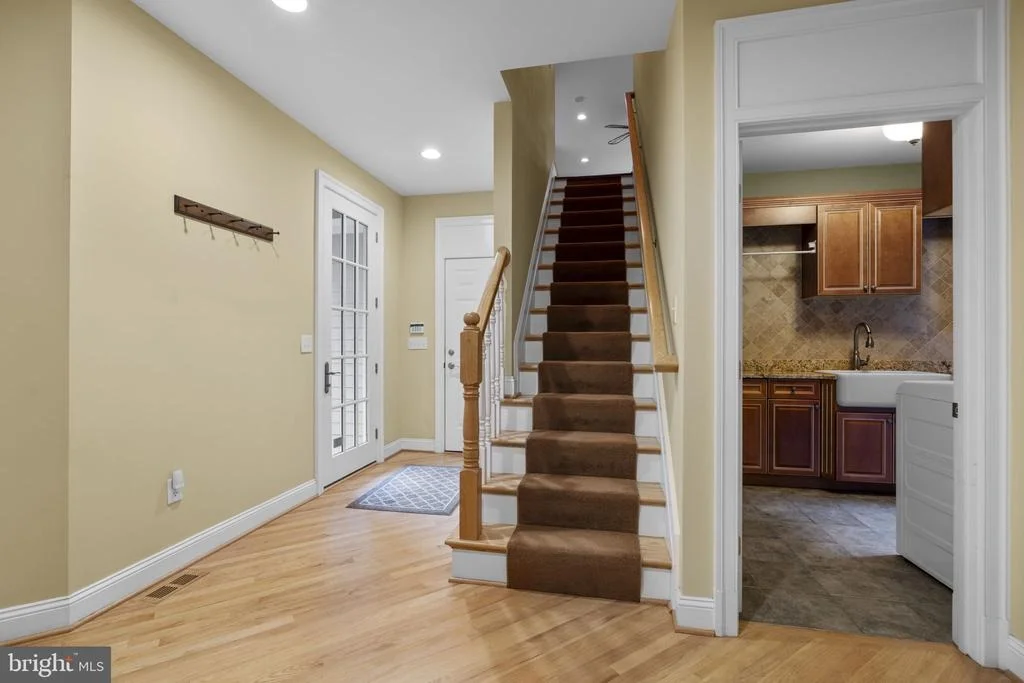 Photo of 370 EAGLE HILL ROAD