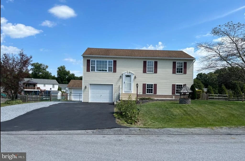 Photo of 15932 HIBISCUS DRIVE