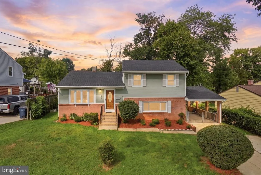 Photo of 7518 DOVER LANE