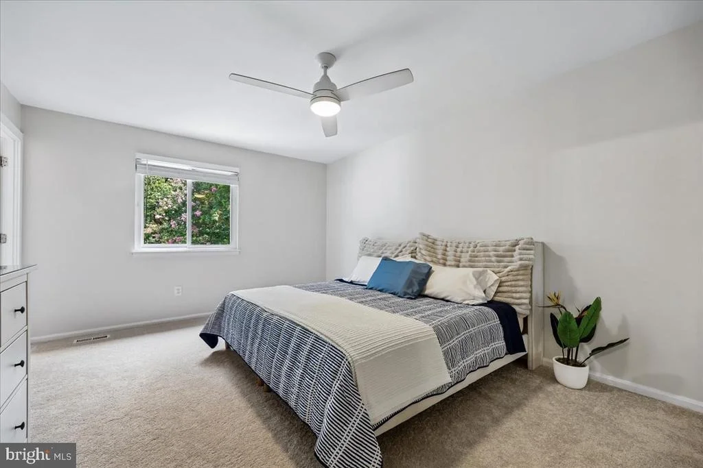 Photo of 24713 CUTSAIL DRIVE