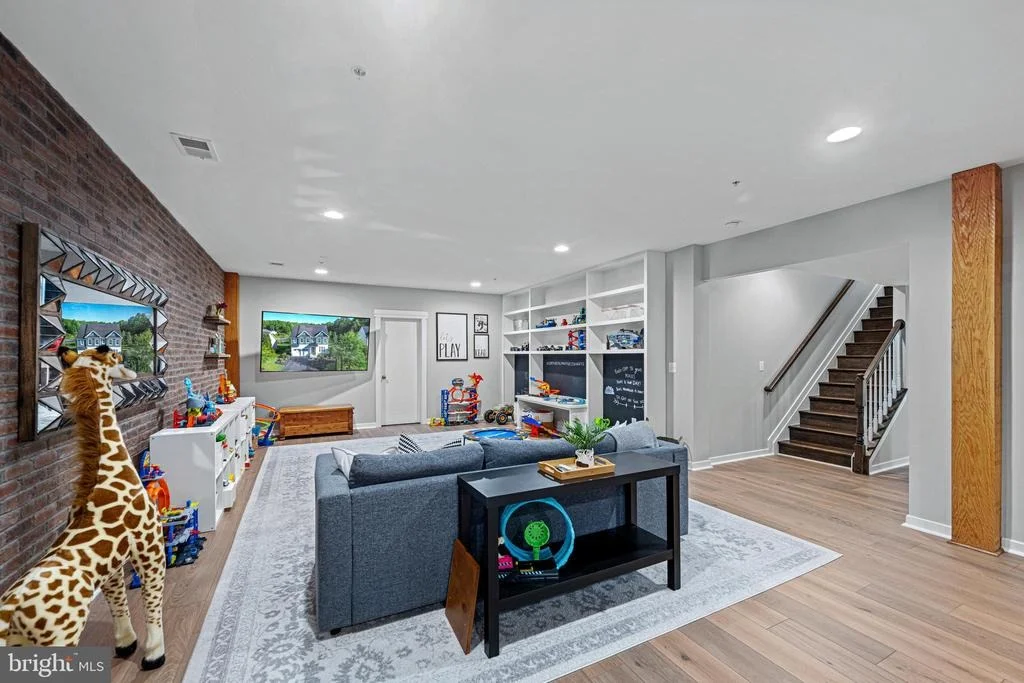 Photo of 2419 MACALLISTER LANE
