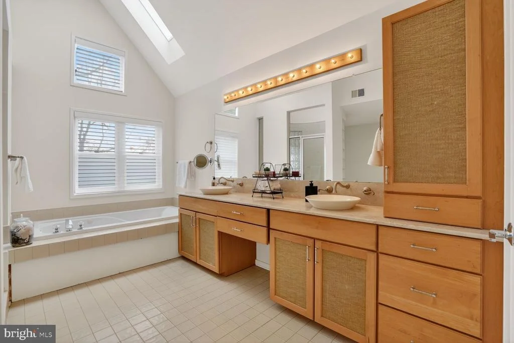 Photo of 2028 BEACON PLACE
