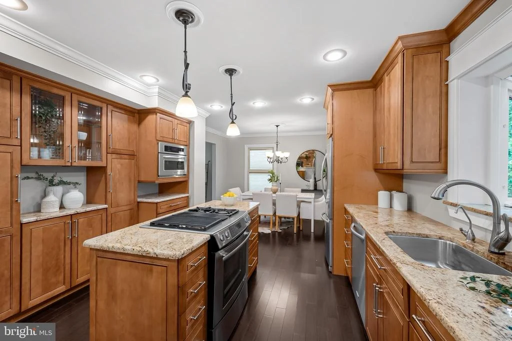 Photo of 427 YORKSHIRE DRIVE