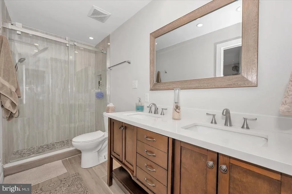 Photo of 10101 LLOYD ROAD