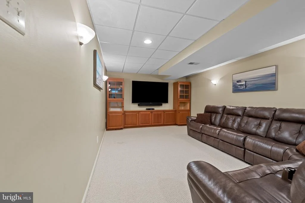 Photo of 6074 AVALON DRIVE SE