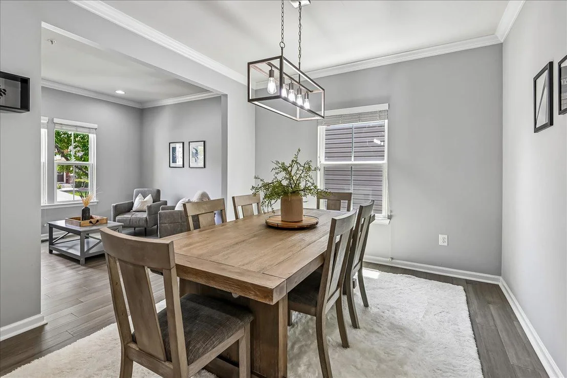 Photo of 8124 MEADOWGATE CIRCLE
