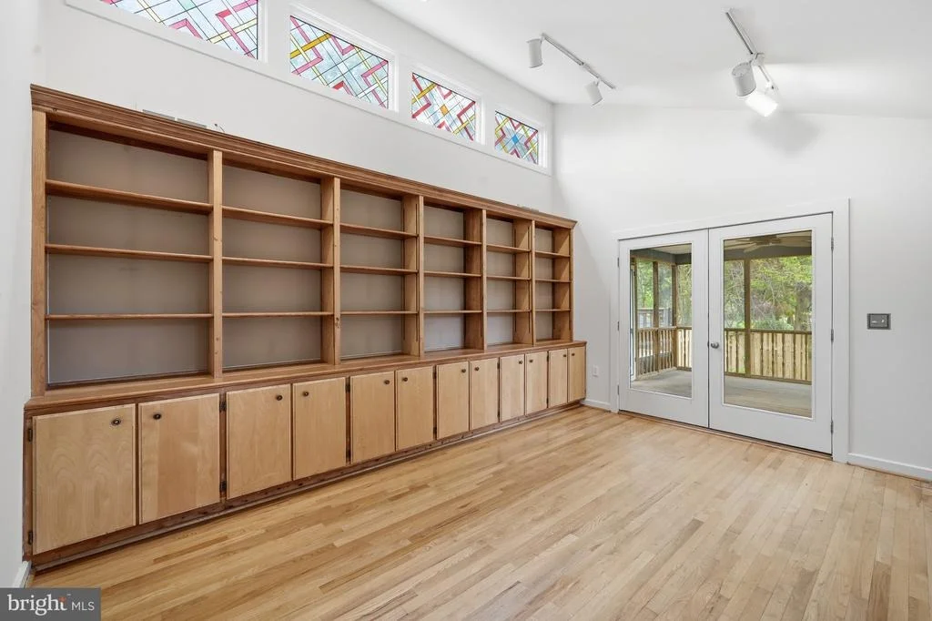 Photo of 606 KINGS HIGHWAY