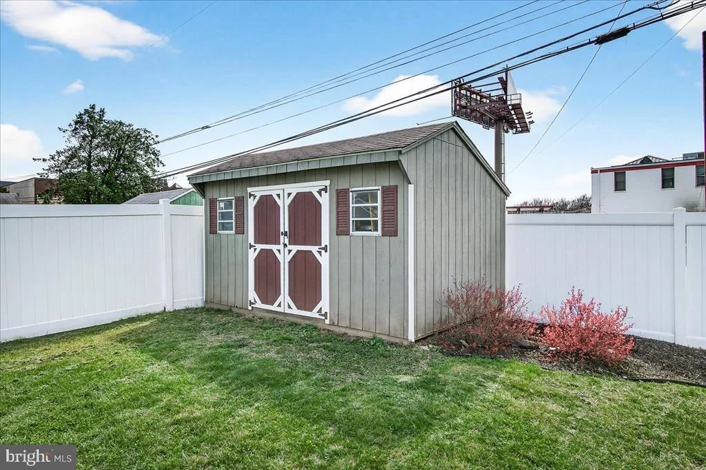 Photo of 106 HARVARD ROAD