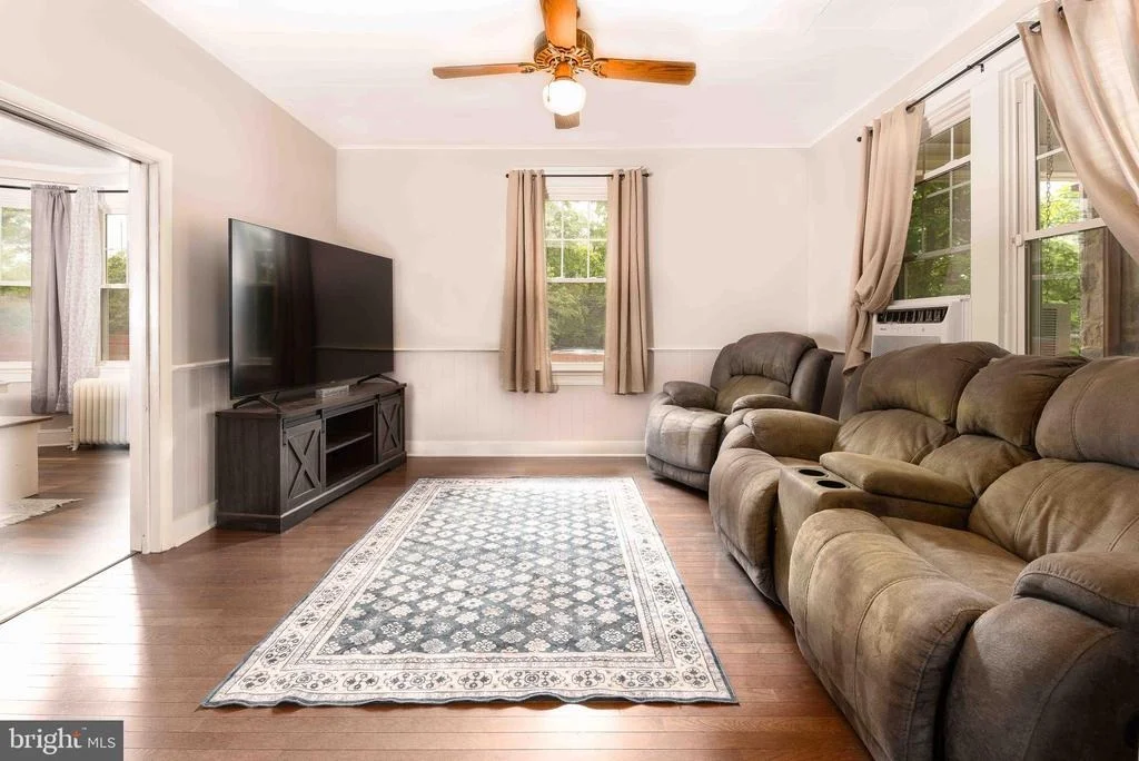 Photo of 1823 MAYFIELD AVENUE