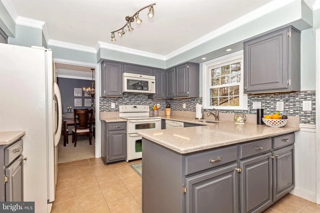 Photo of 10940 MIDDLEBORO DRIVE