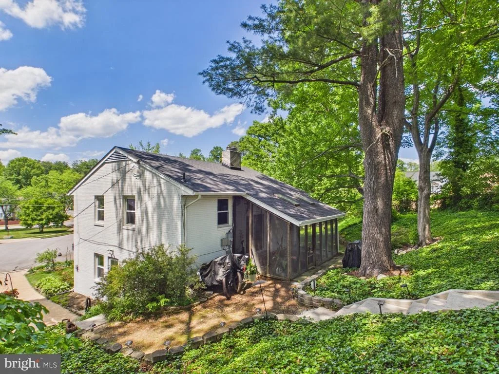 Photo of 5512 KATHLEEN PLACE