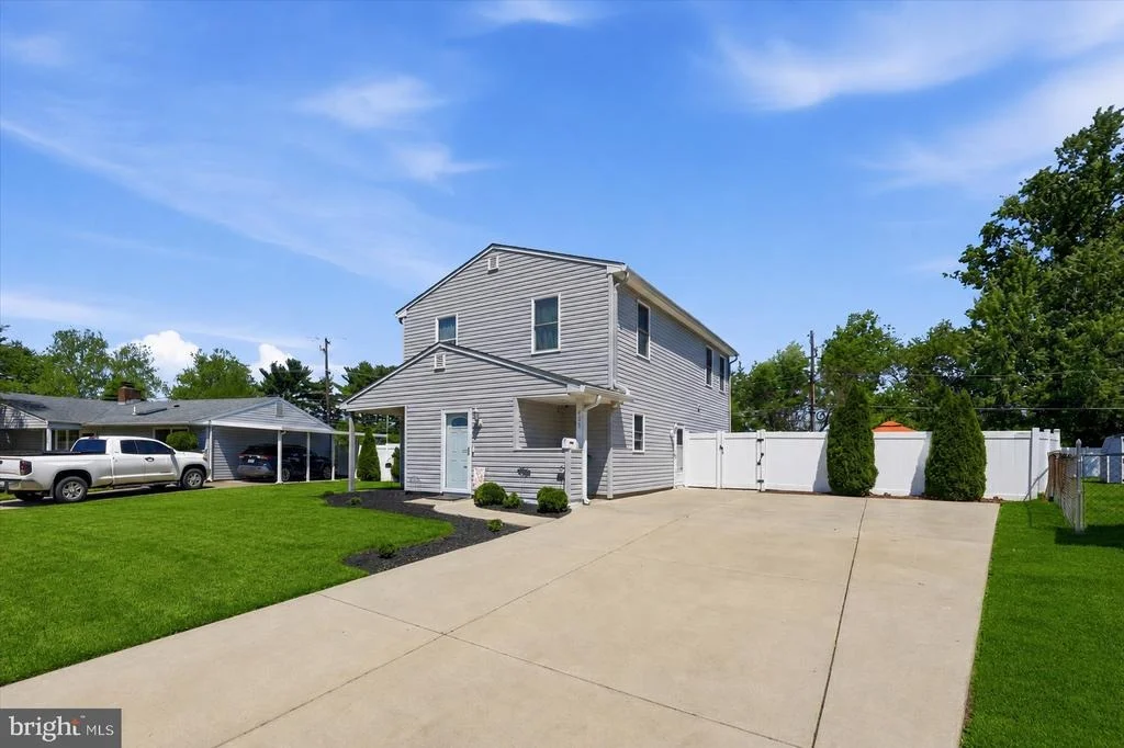 Photo of 401 STONYBROOK DRIVE