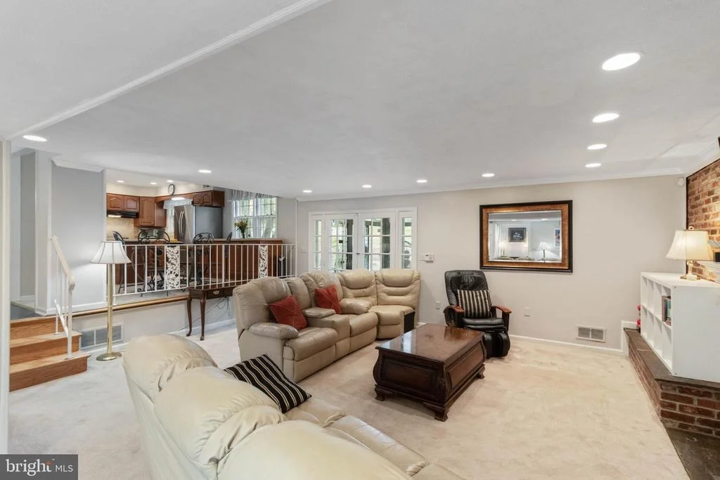 Photo of 2609 VILLAGE LANE