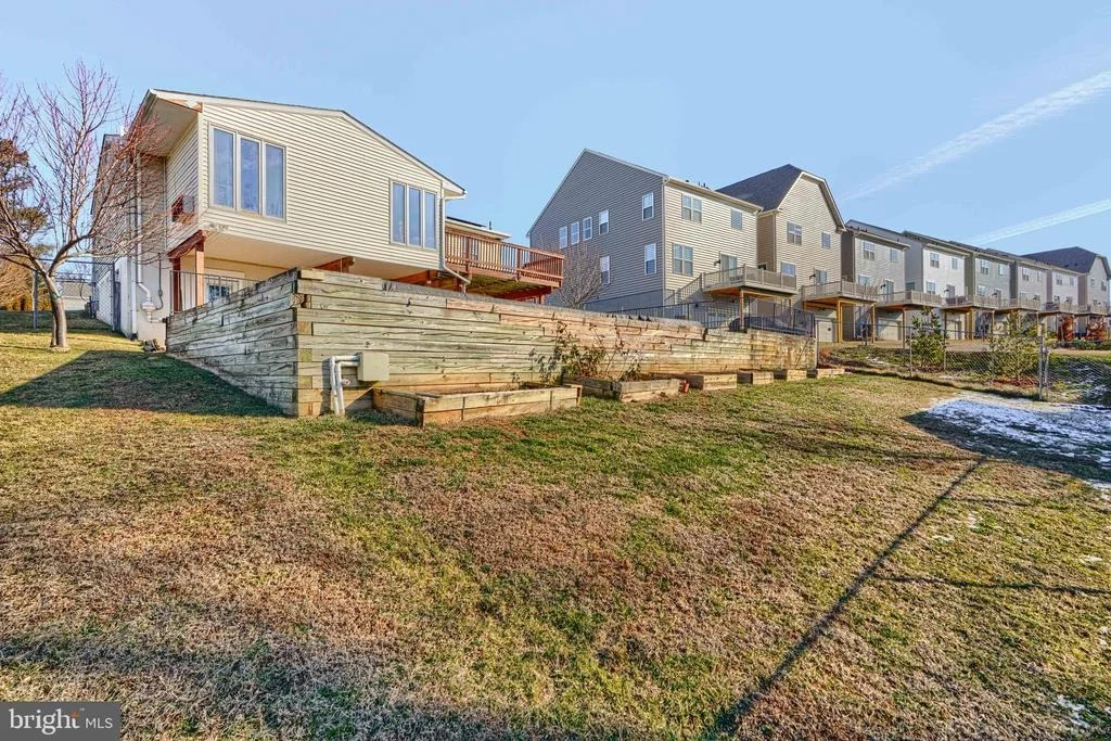 Photo of 10100 LEWIS DRIVE