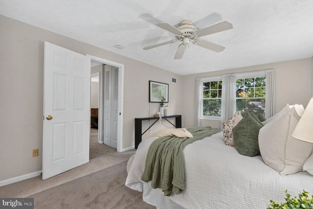 Photo of 935 MARINE DRIVE