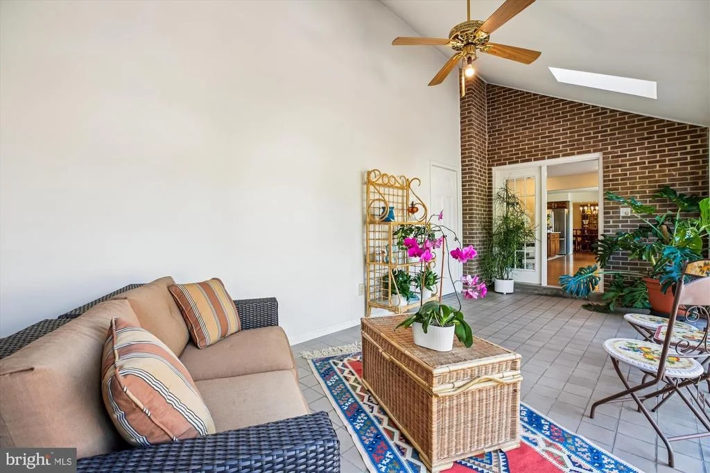 Photo of 9537 FOX HOLLOW