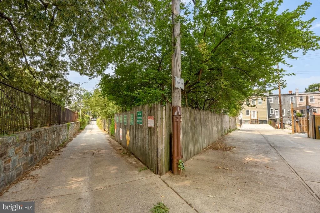 Photo of 21 EVARTS STREET NE