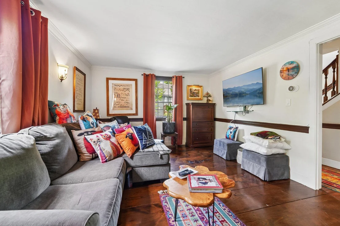Photo of 355 BROADVIEW LANE