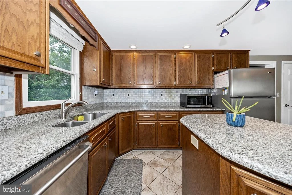 Photo of 6641 JEFFERSON BLVD