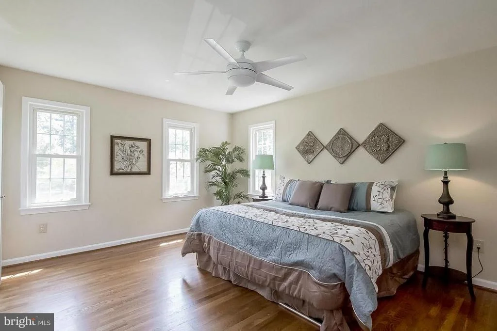 Photo of 2605 VILLAGE LANE