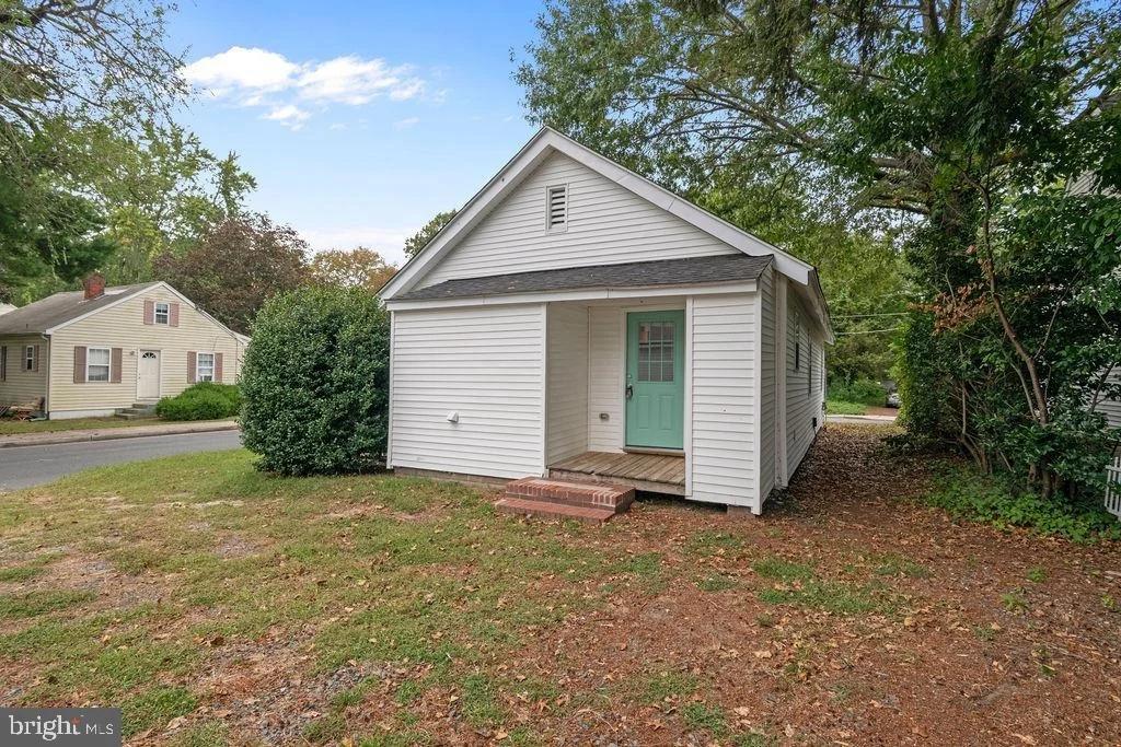 Photo of 905 HANOVER STREET