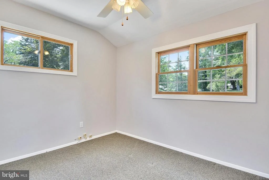 Photo of 2112 APPLE TREE LANE