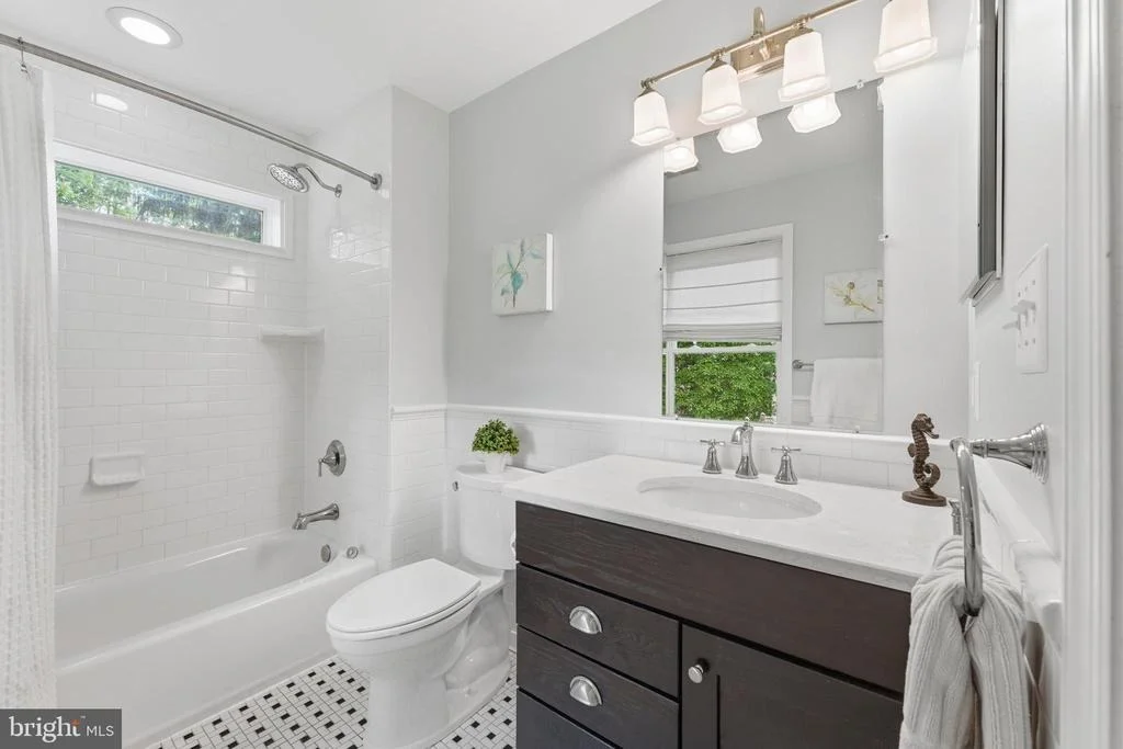Photo of 1102 MEURILEE LANE