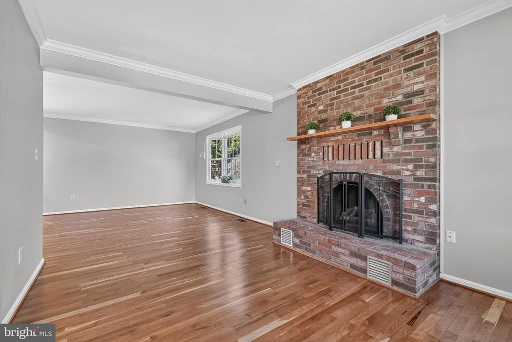 Photo of 8683 FELSVIEW DRIVE