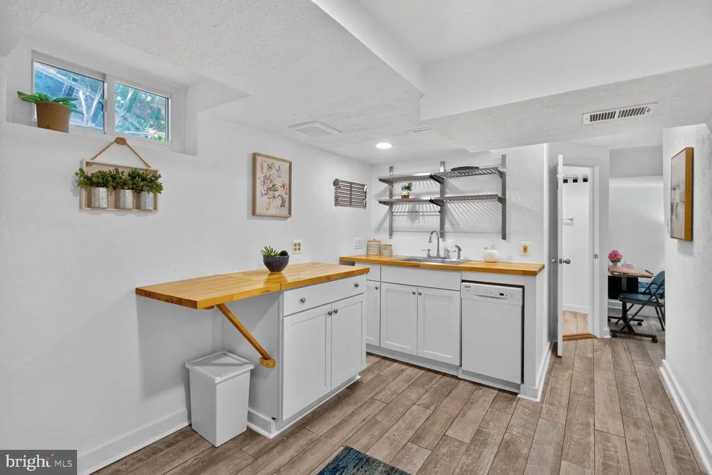 Photo of 734 SILVER SPRING AVENUE