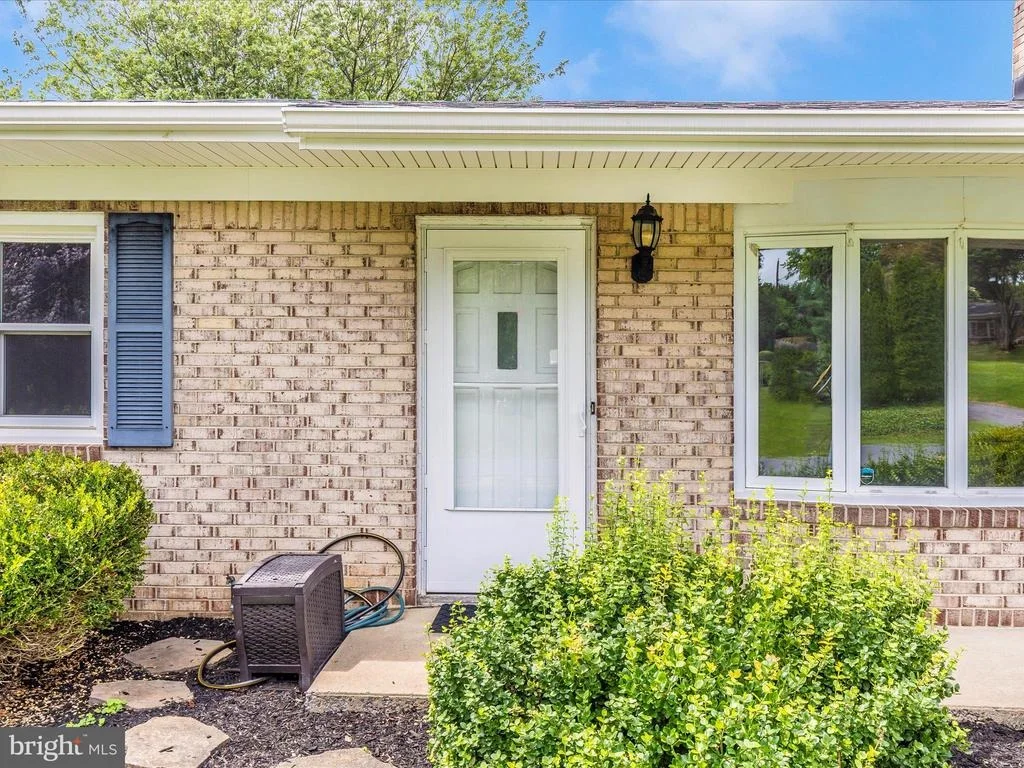 Photo of 22128 PIKESIDE DRIVE