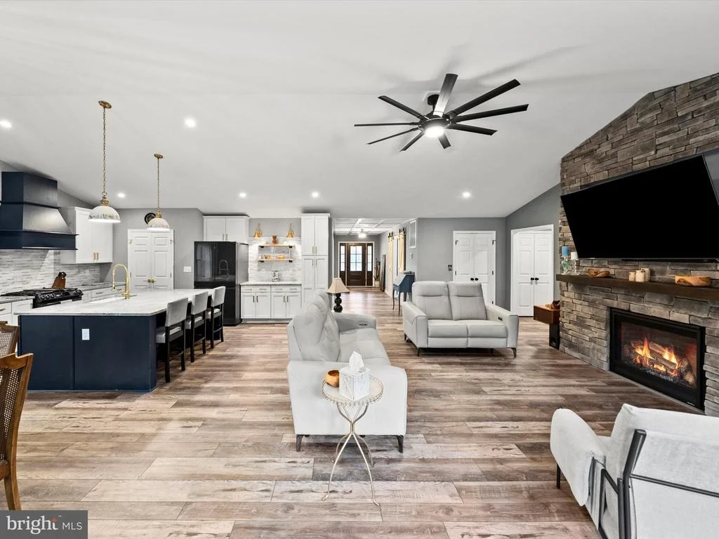 Photo of 367 PINEHURST DRIVE